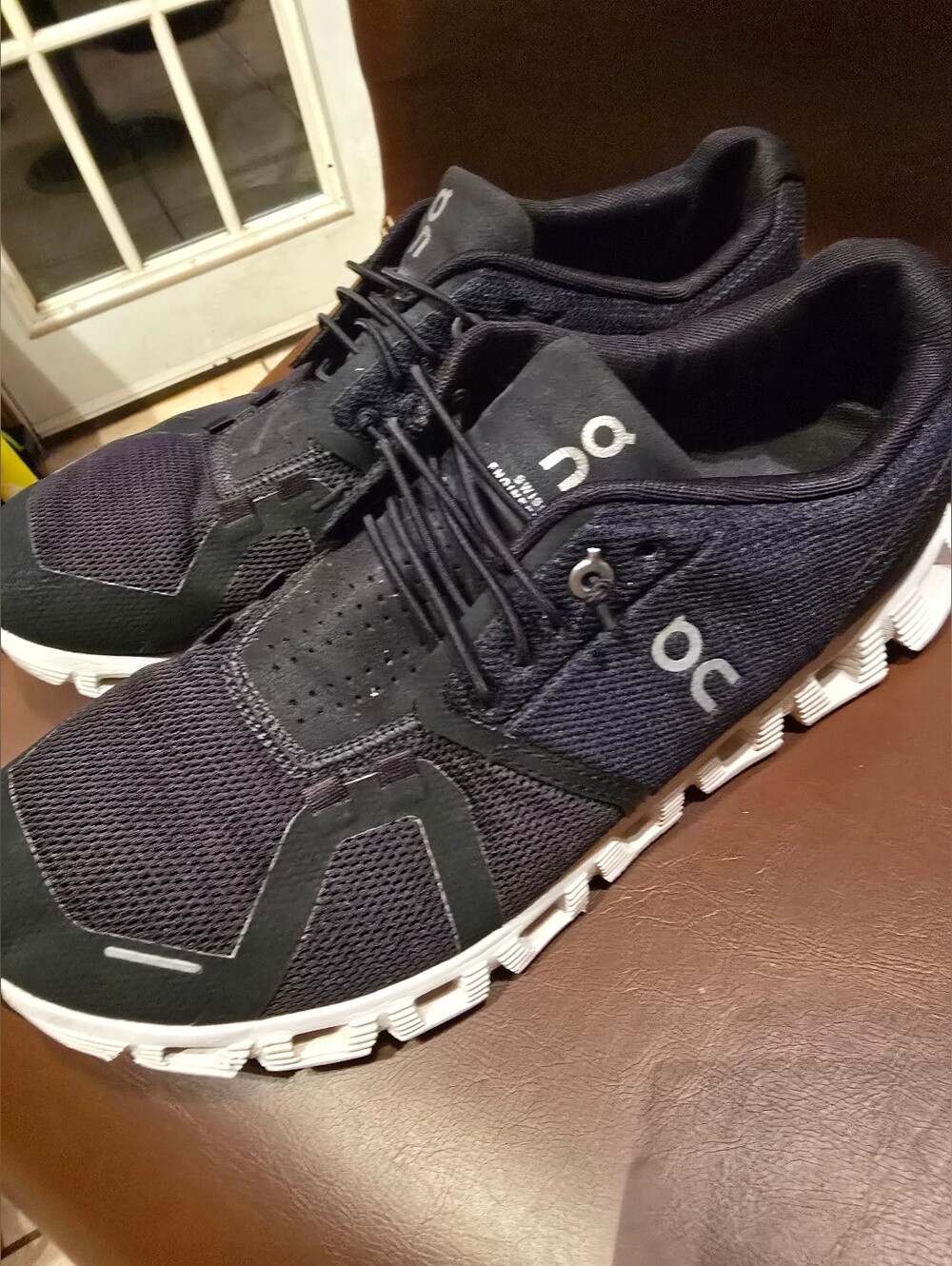 On Running Women Cloud Sneakers in Black with White Soles Sz 10